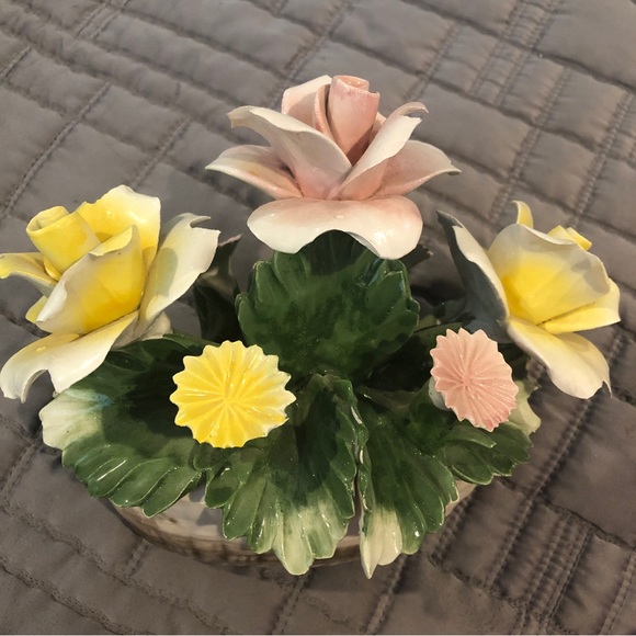 Capidimonte Baonu I.I.E. Exclusive Porcelain Bouquet Delicate EUC Vintage - Picture 4 of 13